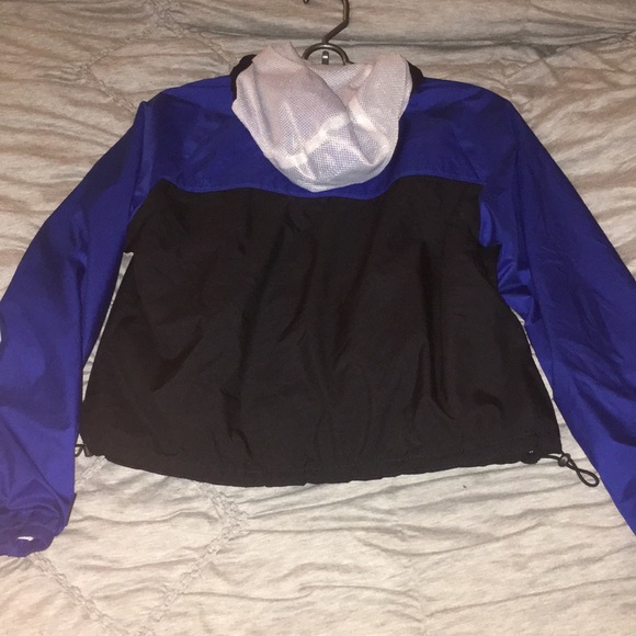 Abercrombie and Fitch rain jacket - Picture 2 of 2